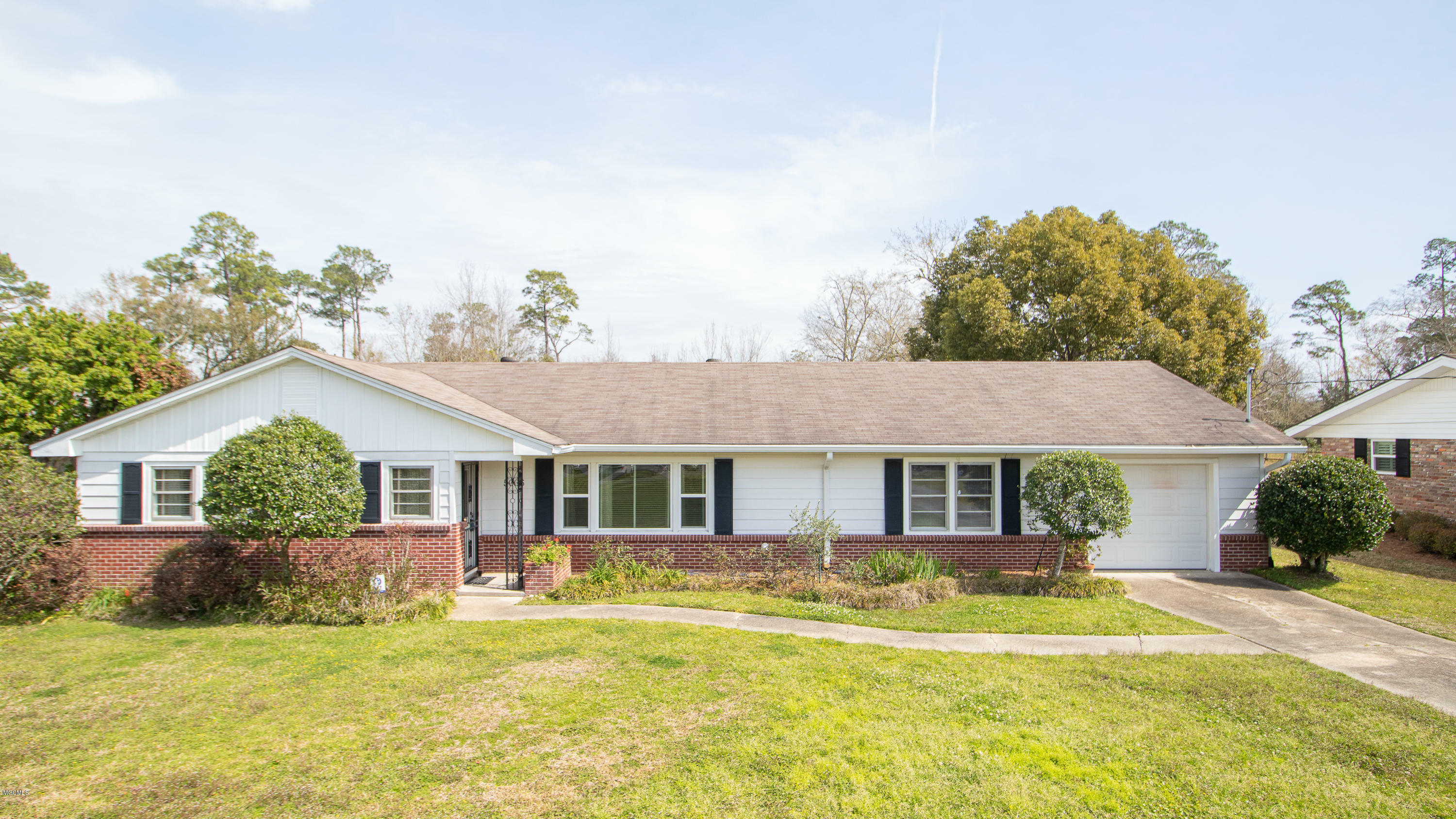 Property Photo: 5006 Lawson Avenue MS 39507