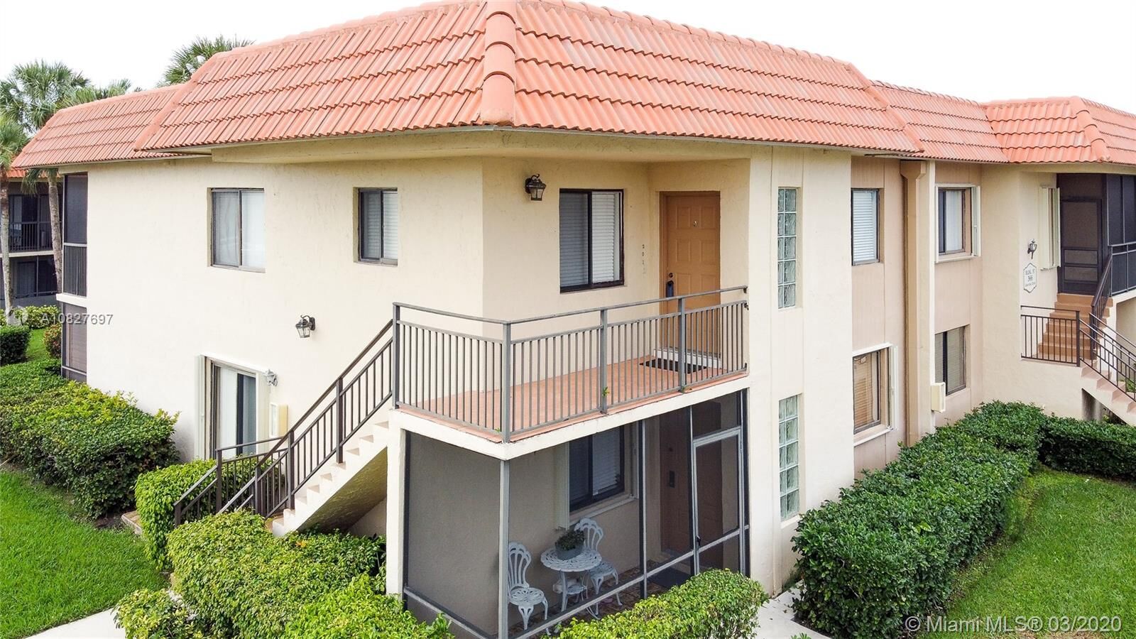 Property Photo: 366 Lakeview Dr 201 FL 33326