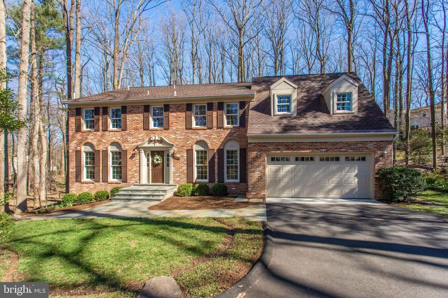 Property Photo: 11220 Cranbrook Lane VA 22124
