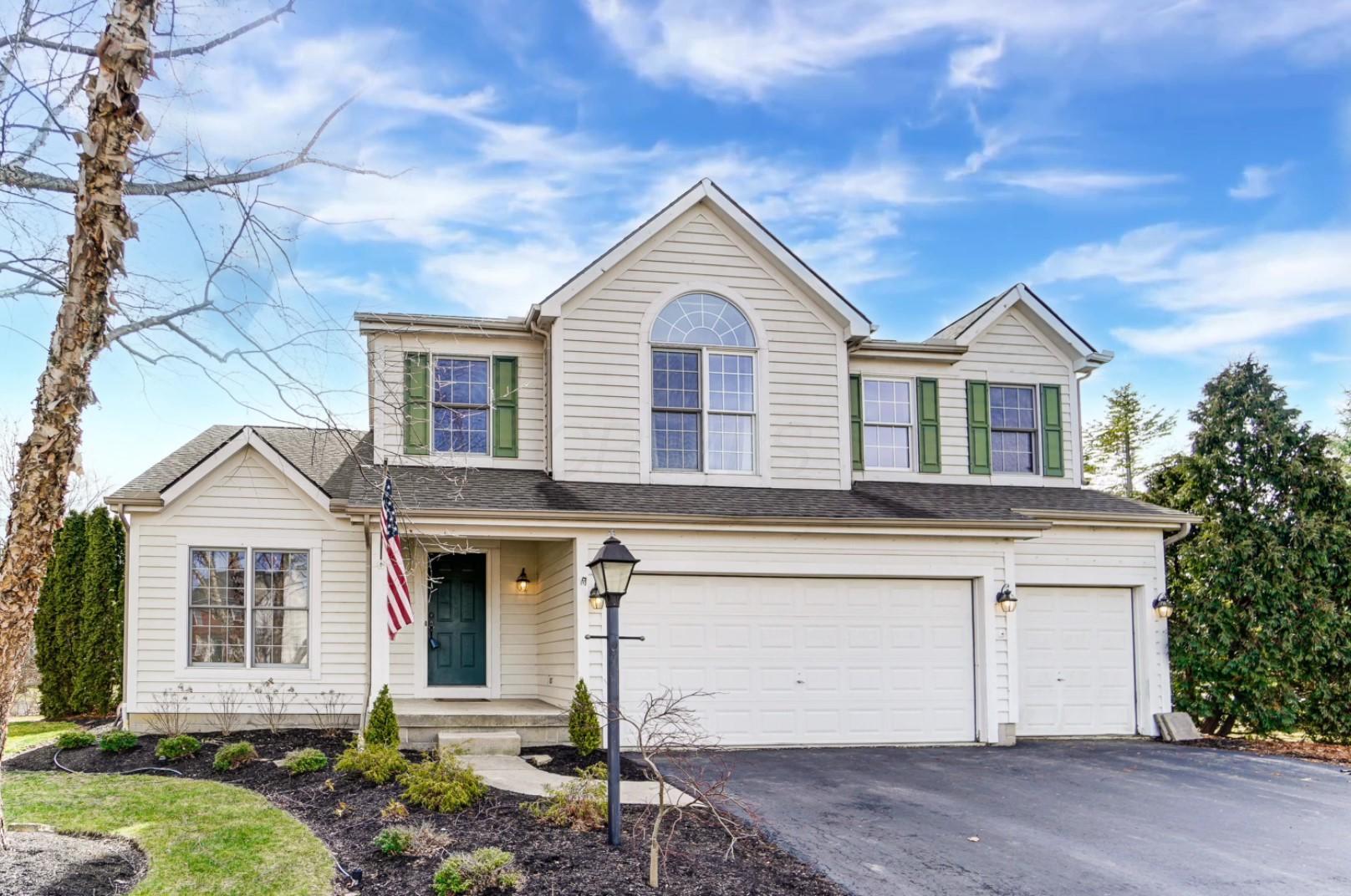 Property Photo: 6015 Farmcreek Court OH 43026