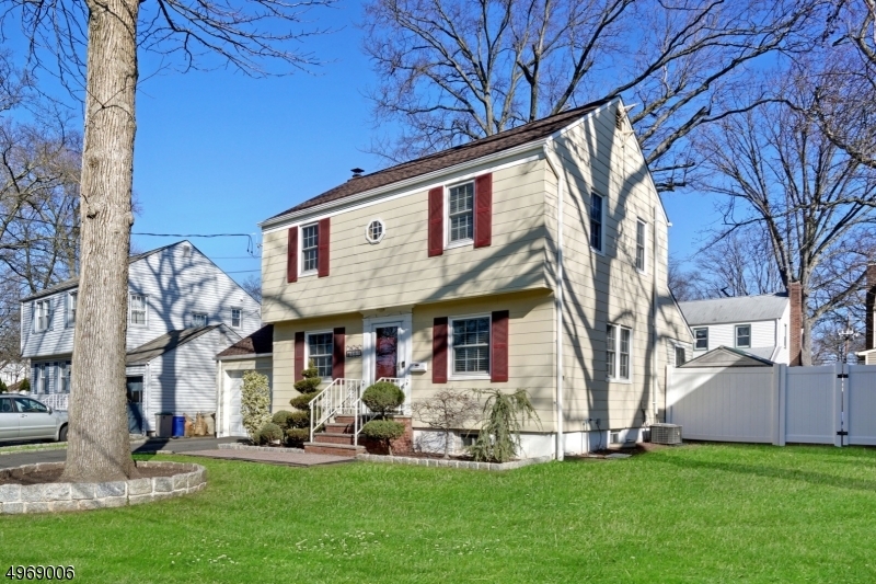 Property Photo:  467 Orchard St  NJ 07065 