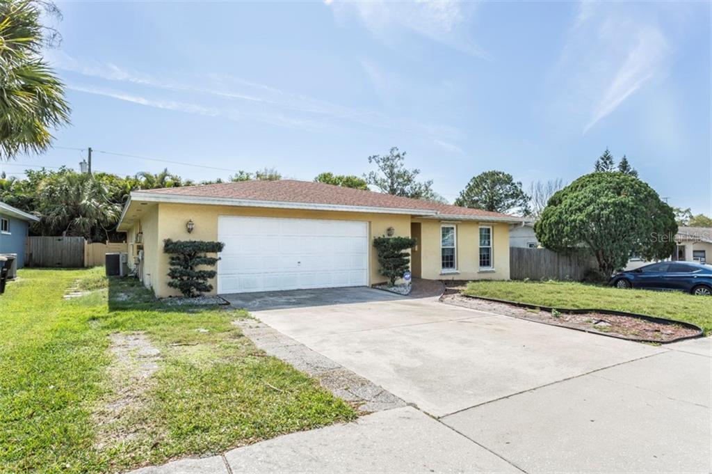 Property Photo: 1473 Union Street FL 33755