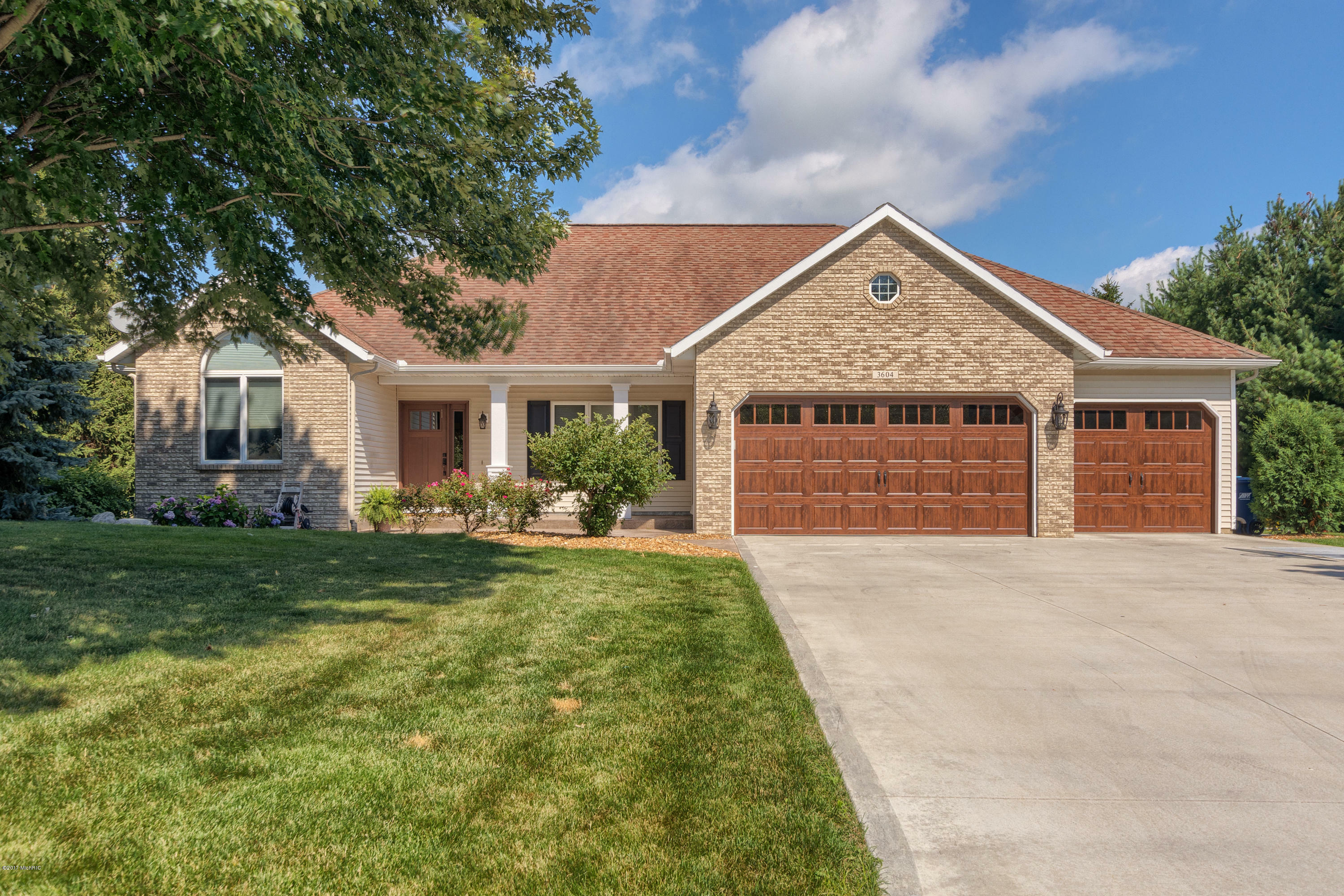 Property Photo:  3604 Elk Court  MI 49464 