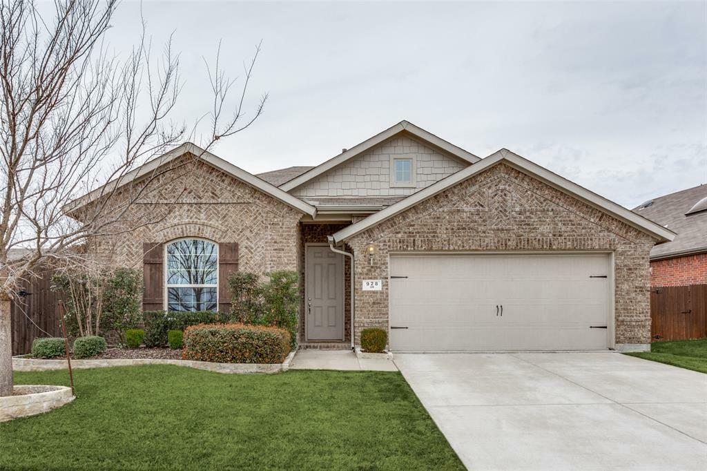 Property Photo:  928 Goldenmist Drive  TX 75068 