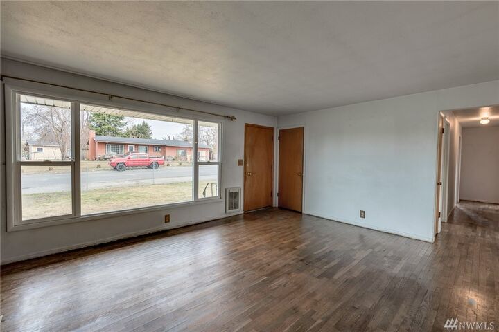 Property Photo:  1080 SE Tedford Street  WA 98802 