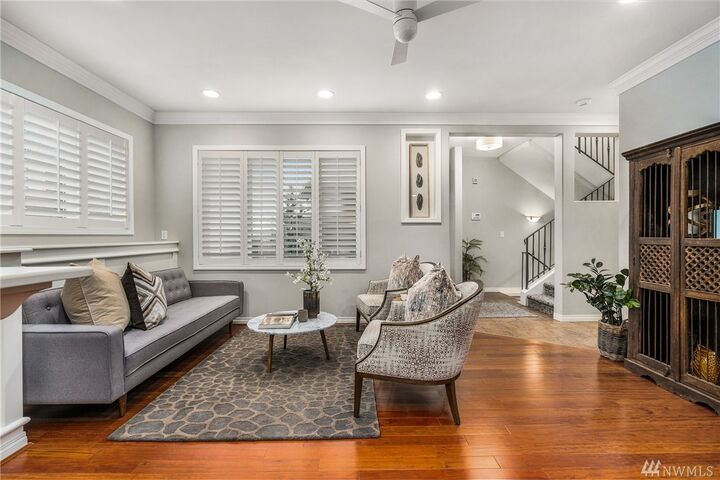 Property Photo:  1202  2nd Avenue  WA 98033 