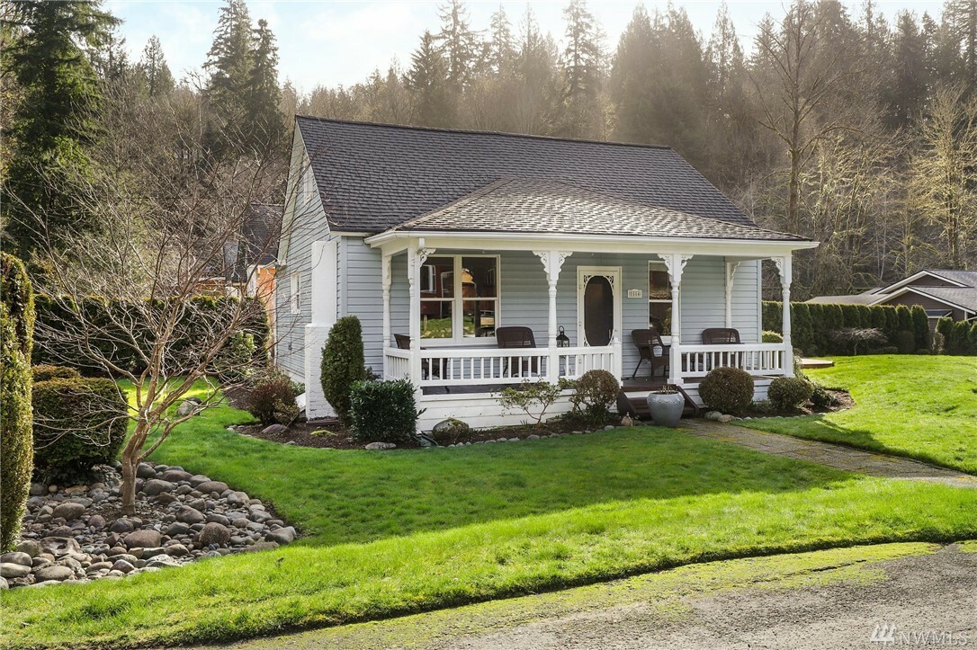 Property Photo:  8504 311th Place SE  WA 98050 