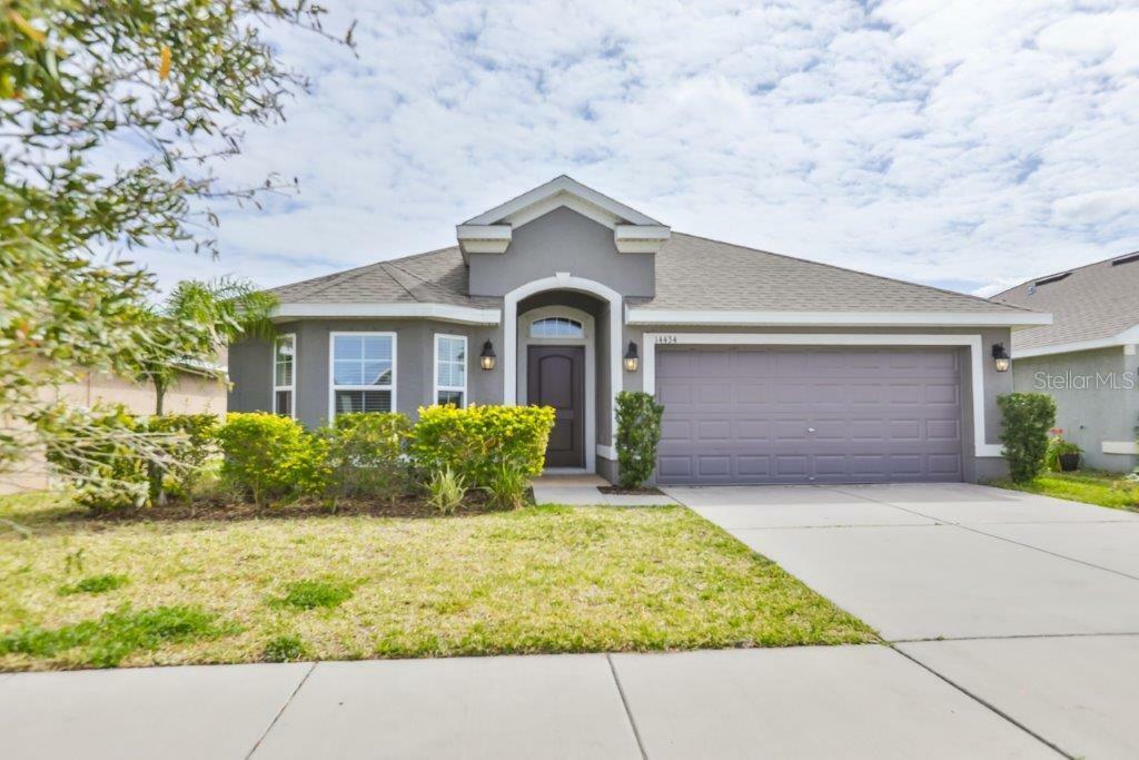 Property Photo: 14434 Scottburgh Glen Drive FL 33598