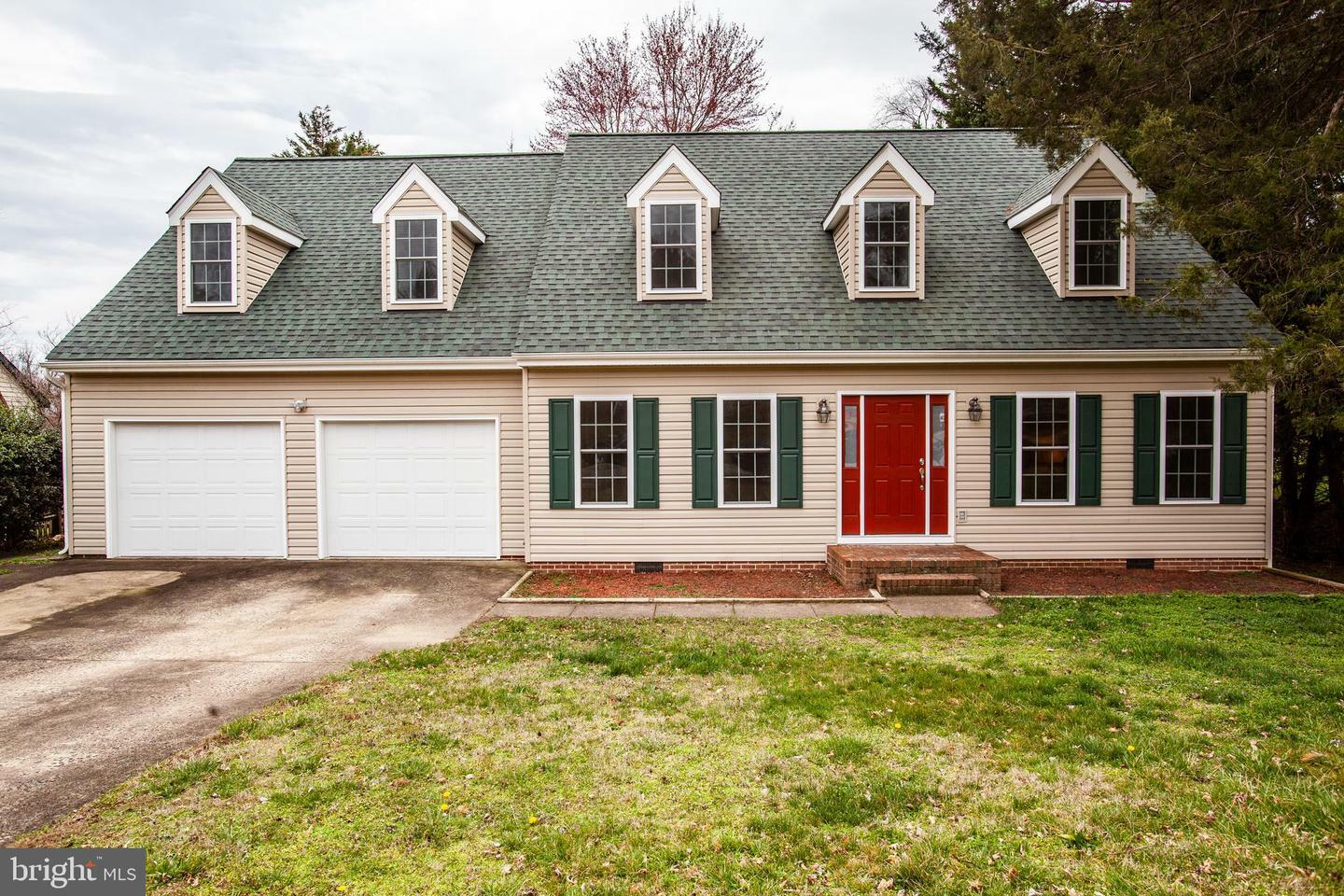 Property Photo:  102 Chinaberry Drive  VA 22407 