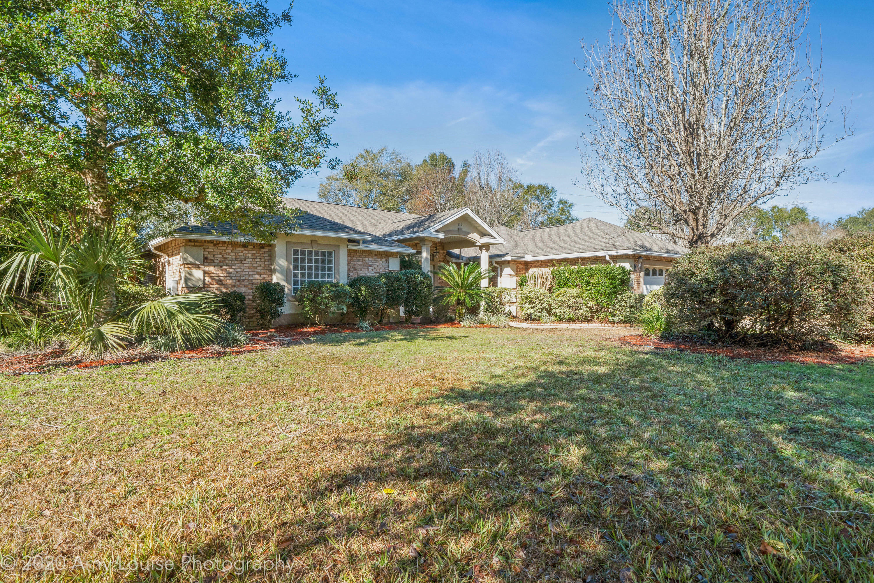 Property Photo:  309 Skyline Circle  FL 32539 