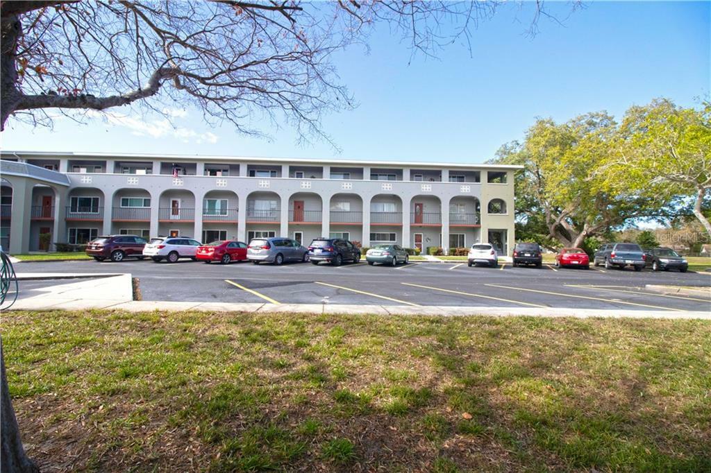 Property Photo:  2229 Americus Boulevard W 33  FL 33763 