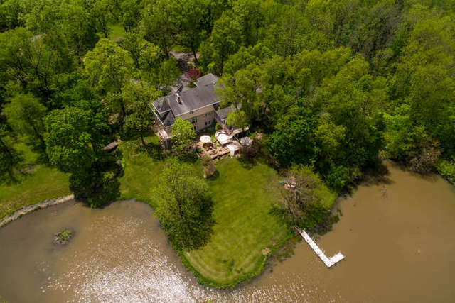 Property Photo: 41 Abbeyfeale Drive IL 60543