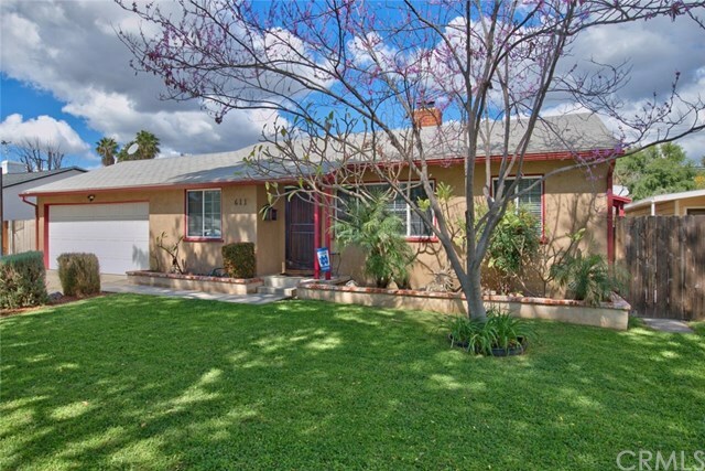 Property Photo:  611 W Knepp Avenue  CA 92832 