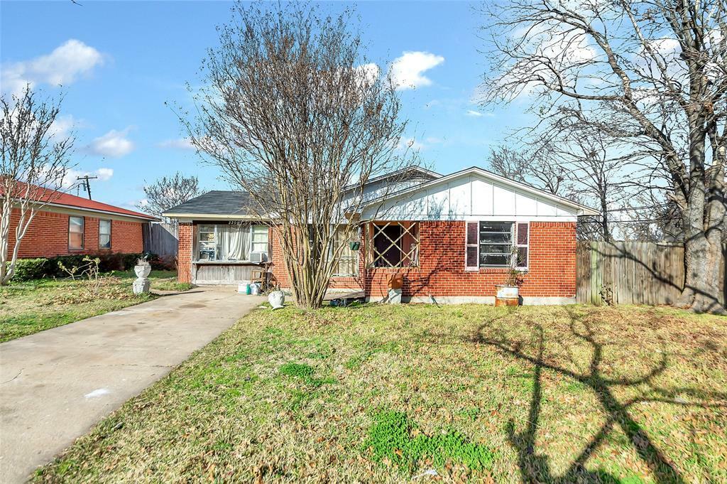 Property Photo:  2201 Anita Drive  TX 75149 