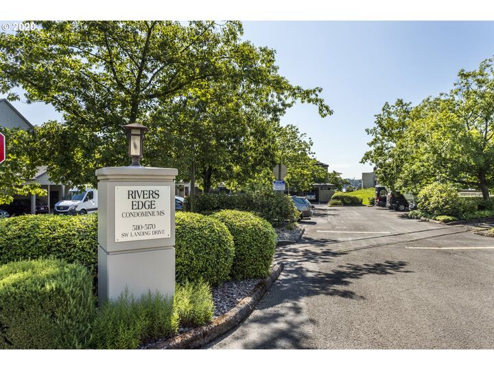 5170 SW Landing Dr 203  Portland OR 97239 photo