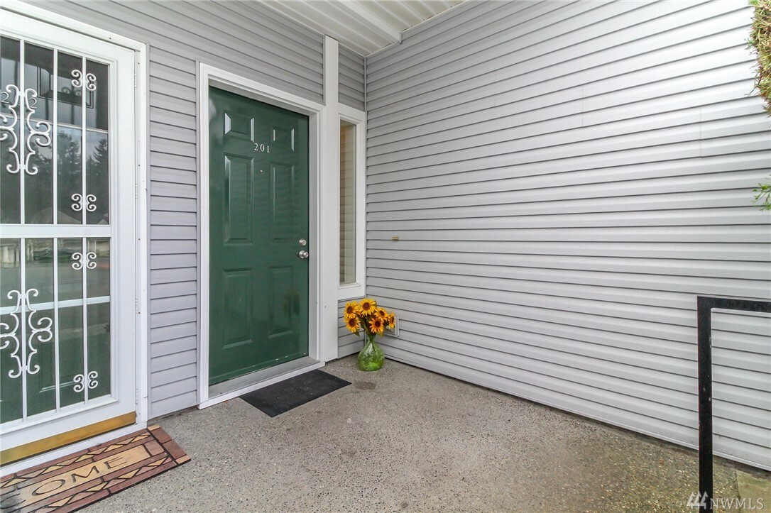Property Photo:  4714 Fairwood Blvd NE 201  WA 98422 