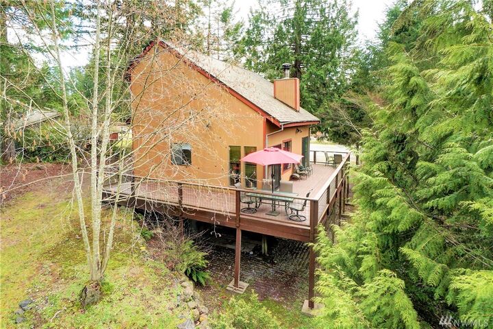 Property Photo:  110 E Lakeland Way  WA 98524 