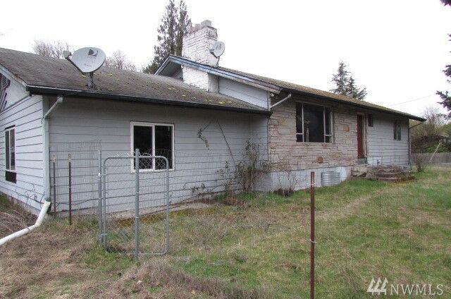 Property Photo:  11114  State Route 162  E  WA 98374 
