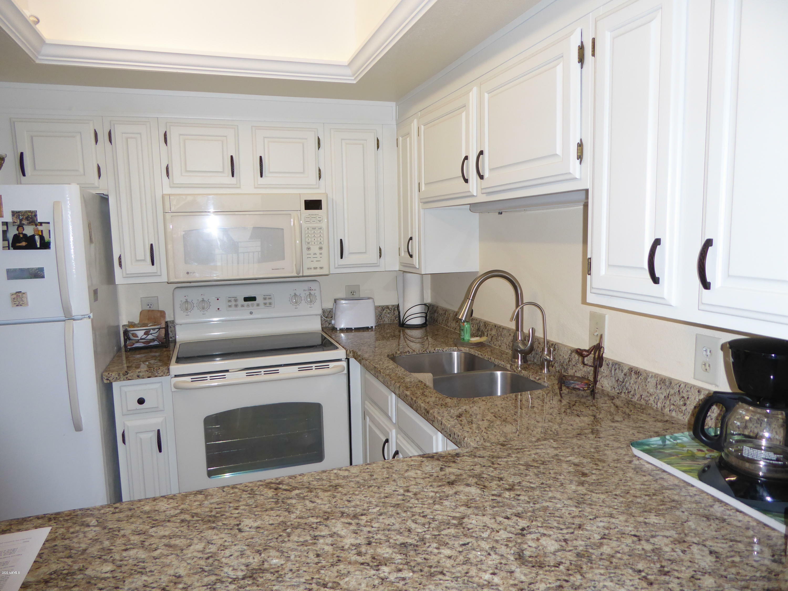 Property Photo:  10330 W Thunderbird Boulevard B214  AZ 85351 