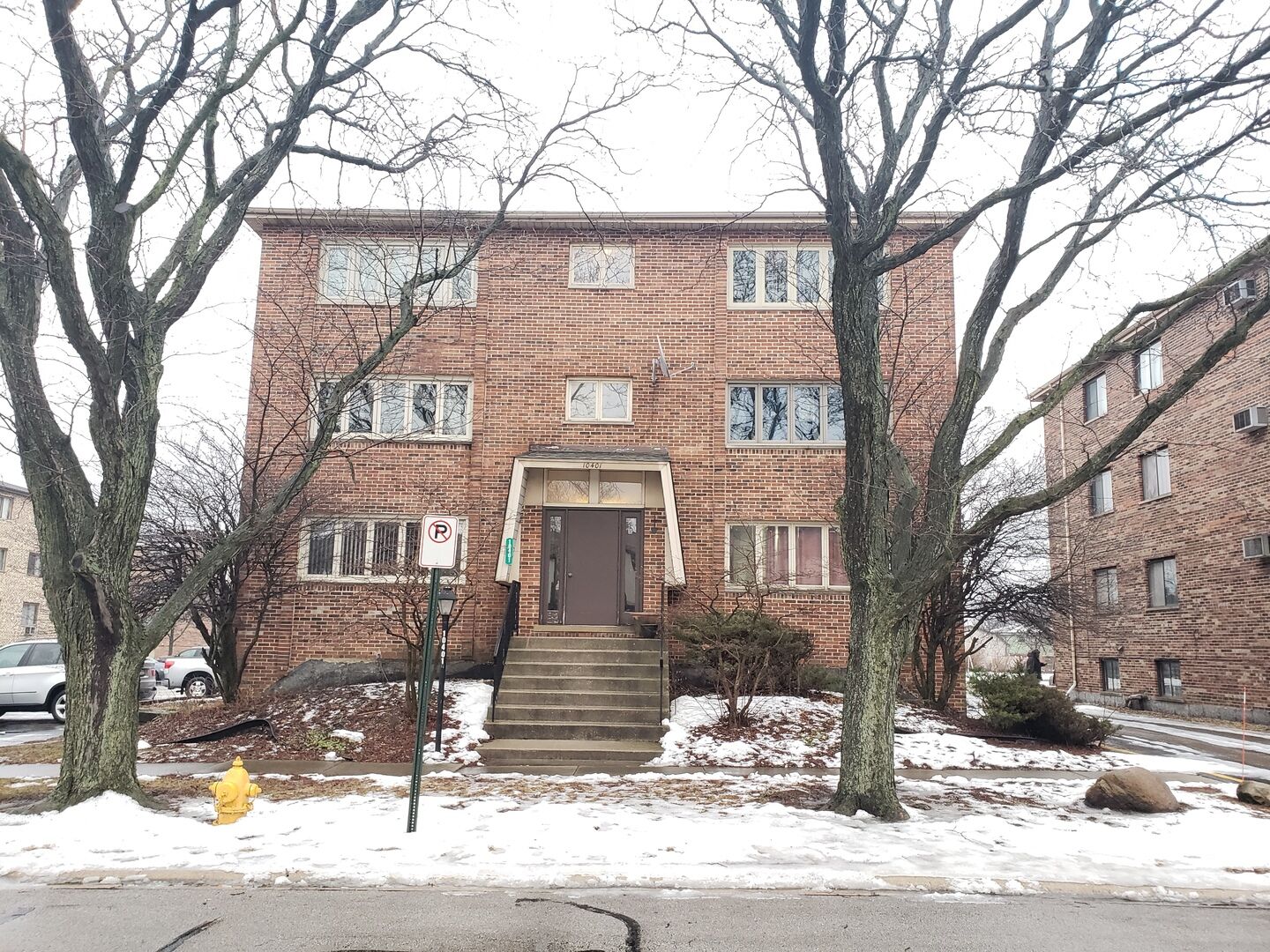 Property Photo: 10401 Sheffield Drive 2N IL 60465