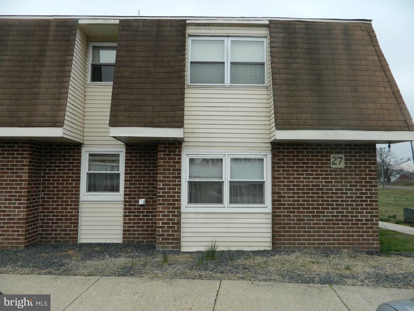 Property Photo:  27 Florence Tollgate Place 6  NJ 08518 