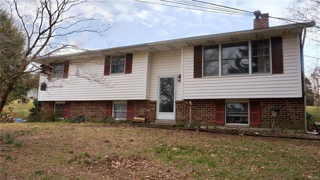 Property Photo:  5752 Old Carriage Road  PA 18014 