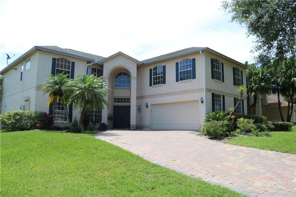 Property Photo:  1717 Knotting Hill Drive  FL 32835 