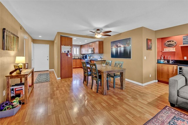 Property Photo:  1425 E 2nd Street 3  CA 90802 