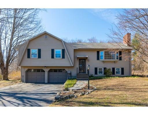 Property Photo:  4 Crestwood Drive  MA 01810 