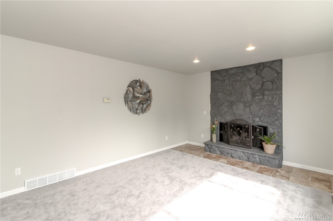Property Photo:  224 S 317th Place  WA 98023 