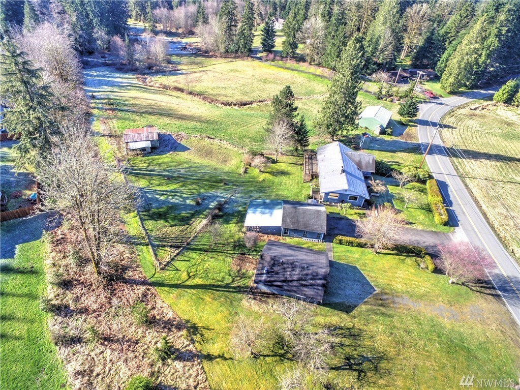 Property Photo:  3517 Newberg Rd  WA 98290 