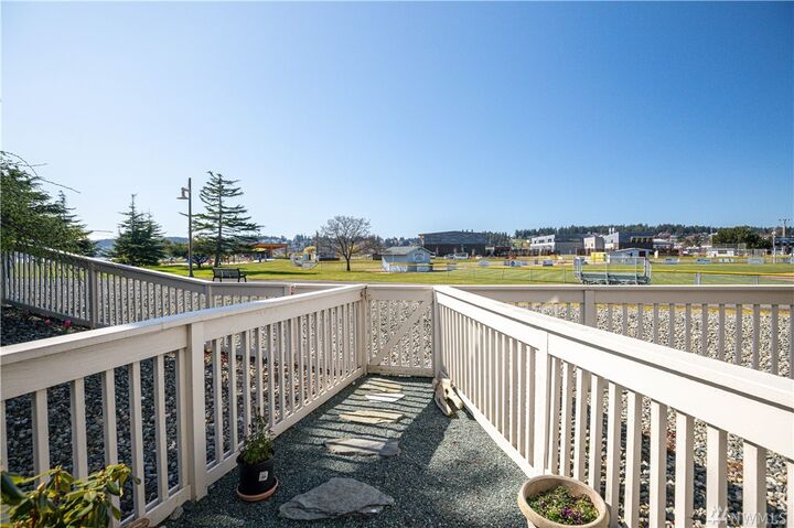 651 SE Bayshore Drive B101  Oak Harbor WA 98277 photo