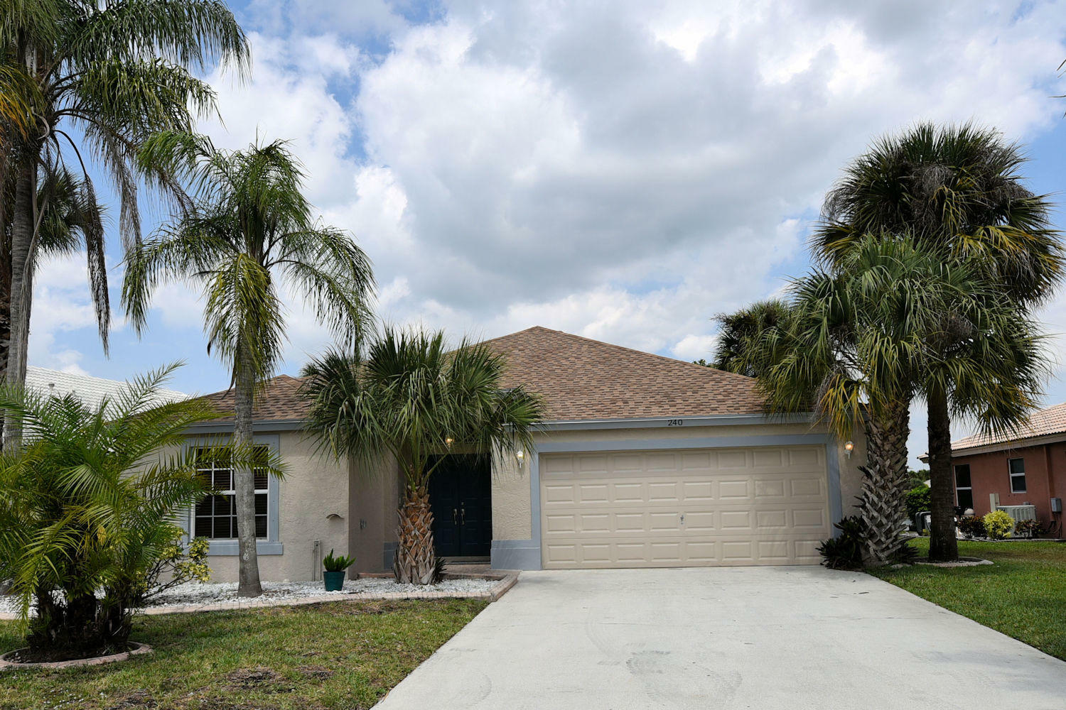 Property Photo: 240 Saratoga Boulevard E FL 33411