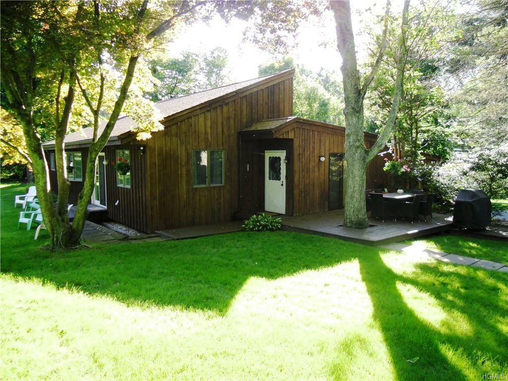 Property Photo:  1854 Dogwood Drive  NY 10598 