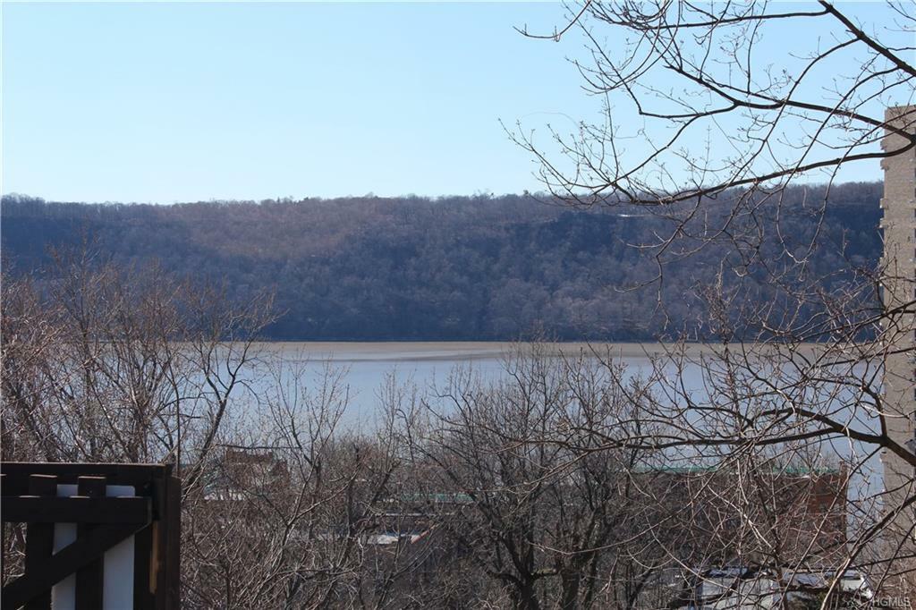 Property Photo: 399 N Broadway 2M NY 10701