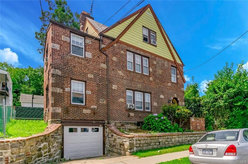 Property Photo:  26 Cox Avenue  NY 10704 