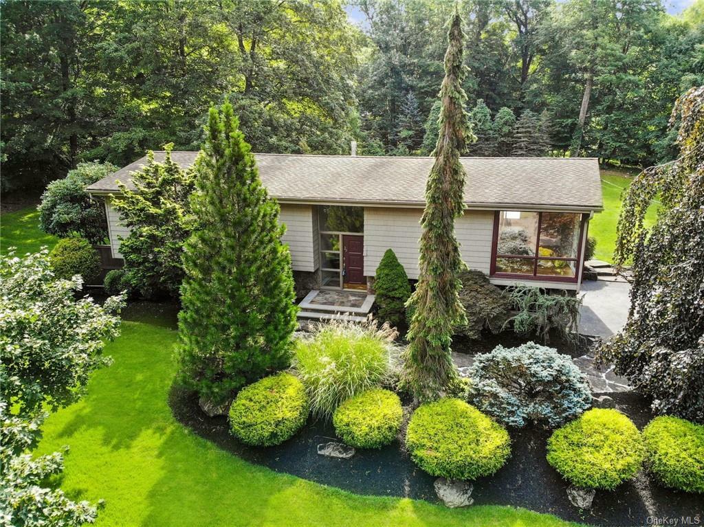 29 Robin Hood Road  Montebello NY 10901 photo