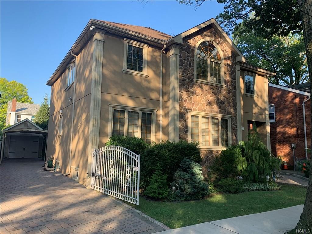Property Photo:  712 Vincent Avenue  NY 10465 