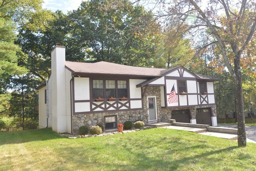 Property Photo:  8 Bird Lane  NY 12603 