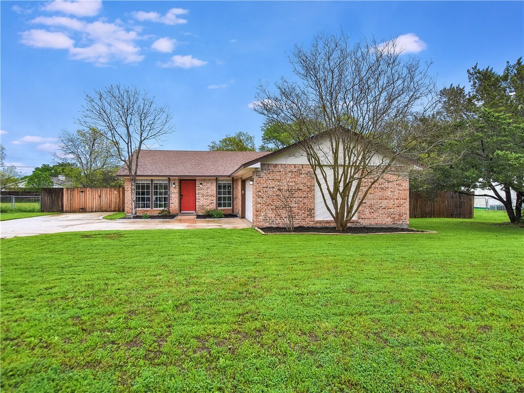 Property Photo:  1912 Killarney Drive  TX 78641 