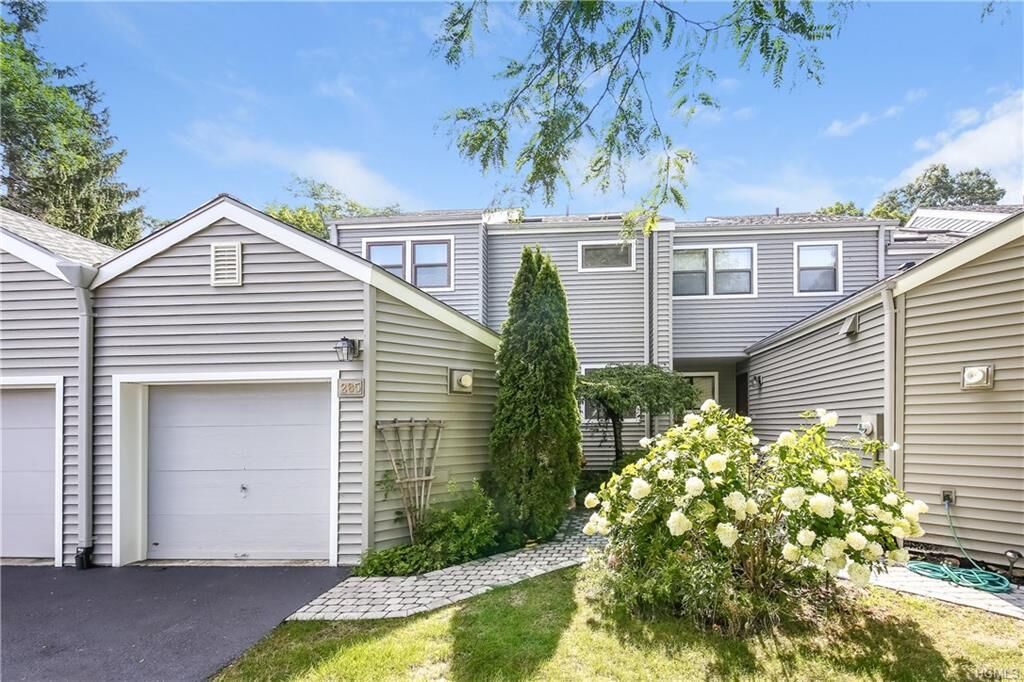 Property Photo: 285 Horseshoe Circle NY 10562