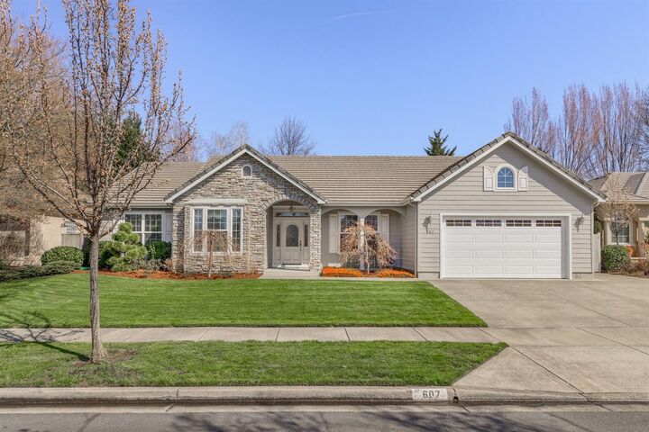 607 Seventh Fairway Drive  Medford OR 97504 photo