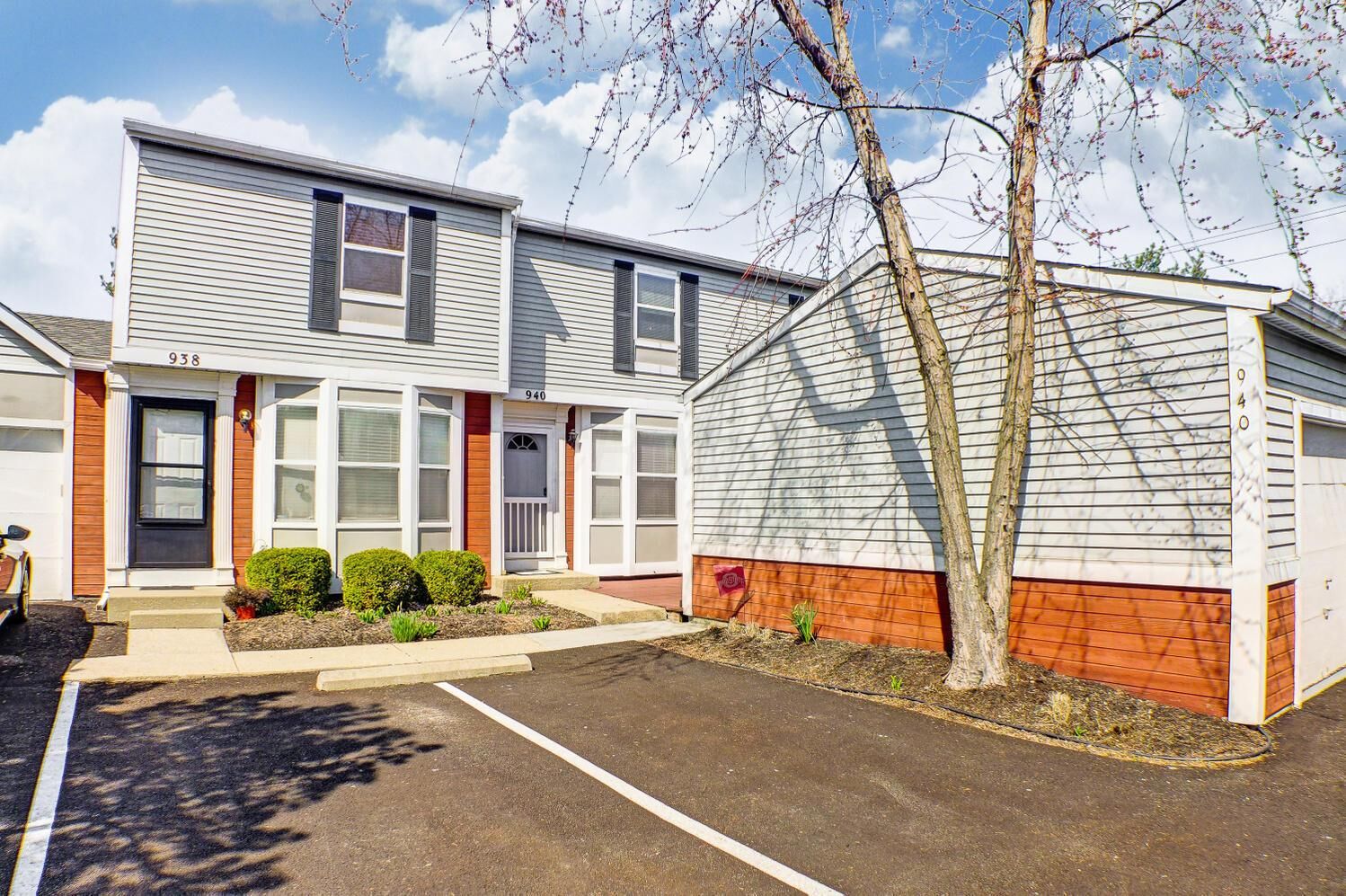 Property Photo:  940 Annagladys Drive  OH 43085 