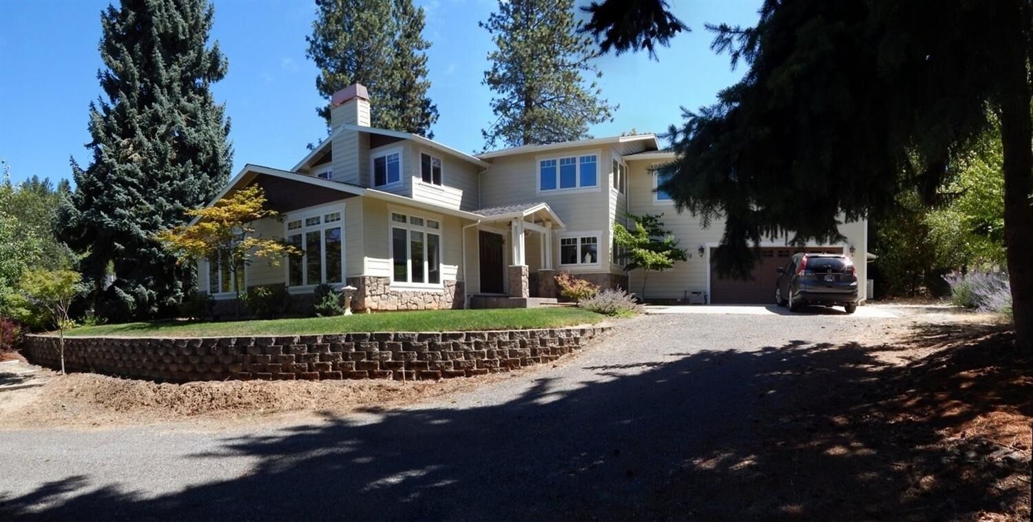 Property Photo: 110 Hangman Way OR 97530