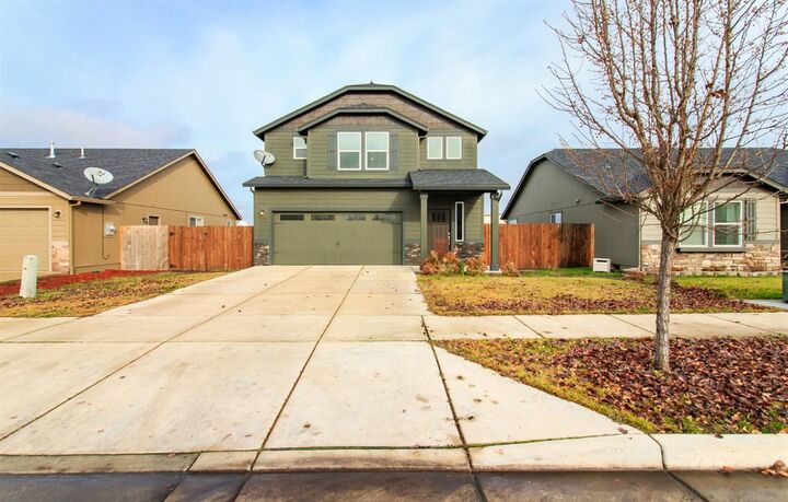 924 Pendleton Drive  Medford OR 97501 photo