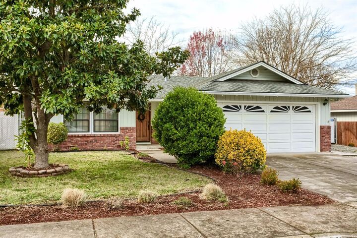 2394 Temple Drive  Medford OR 97504 photo