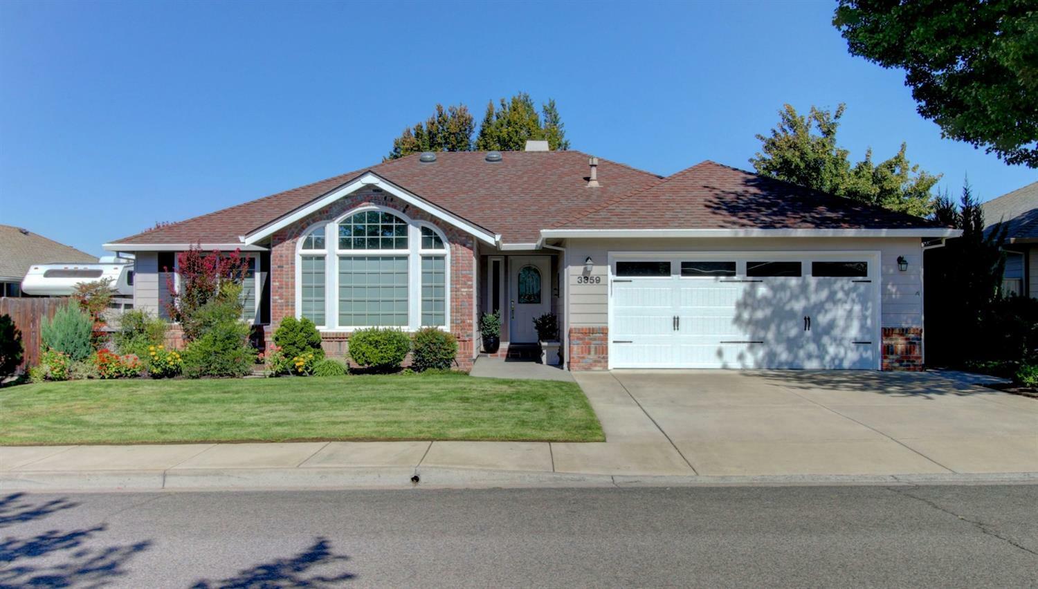Property Photo: 3359 Alameda Street OR 97504