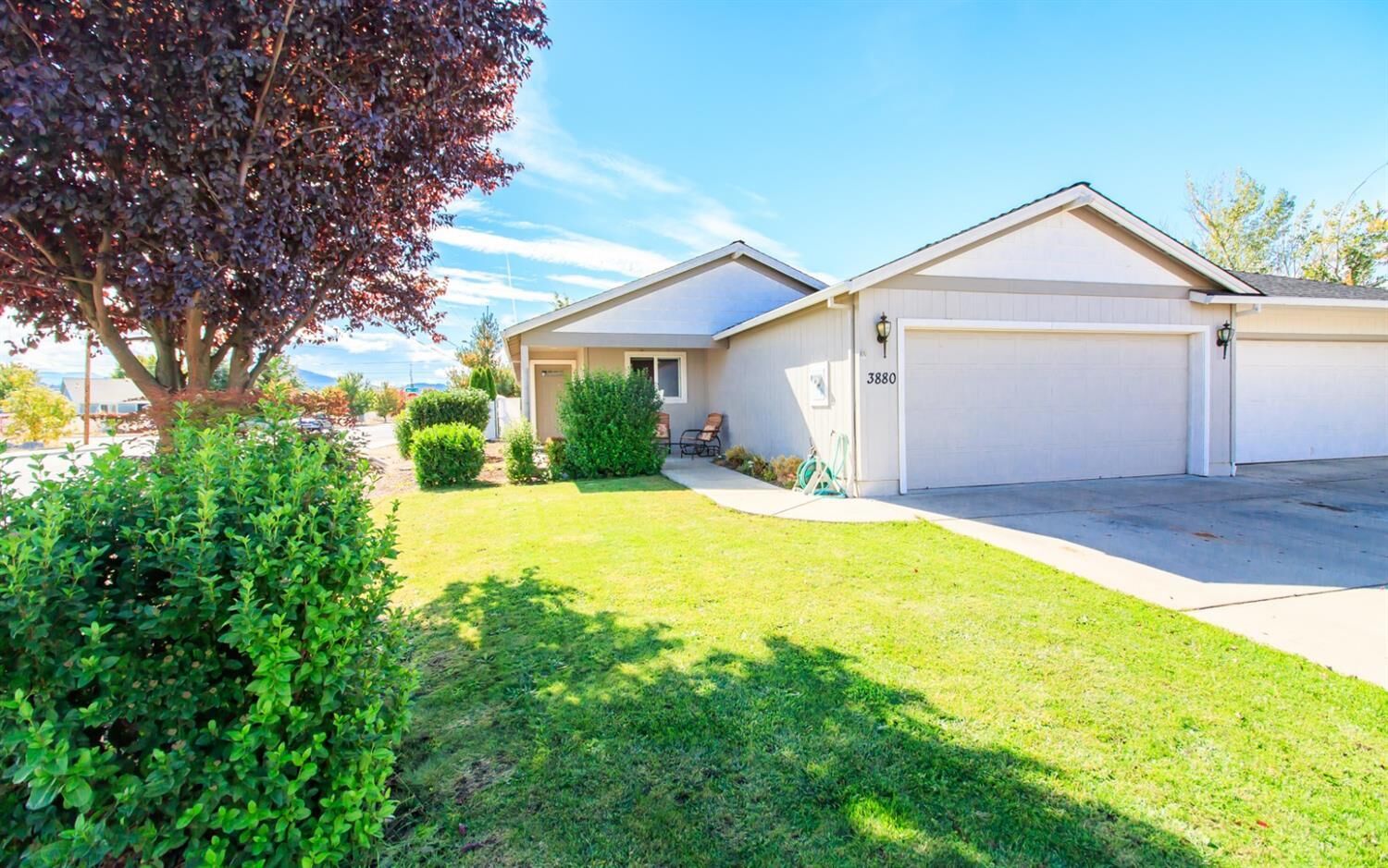 Property Photo: 3880 Mountain Vista Drive OR 97503