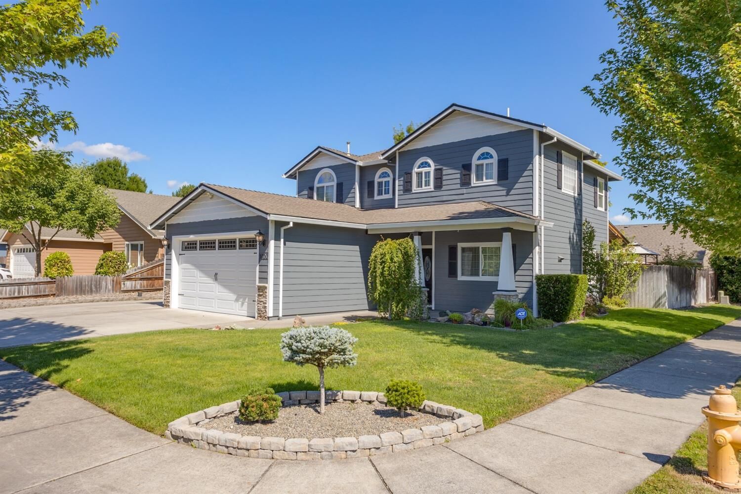 Property Photo: 1000 Highbury Drive OR 97501