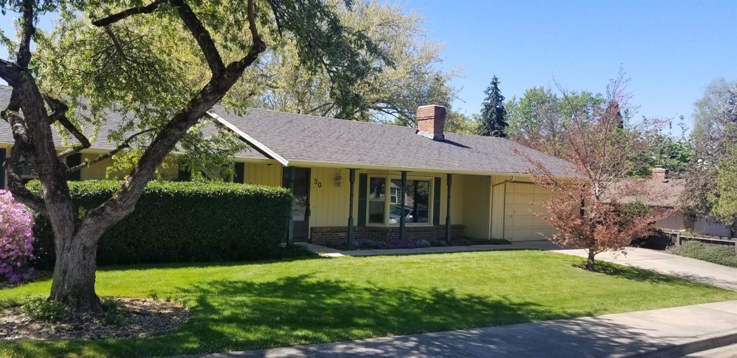 Property Photo:  30 Beekman Square  OR 97530 